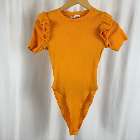 Zara Medium Ribbed Ruffle Shoulder Bodysuit Mustard Yellow Orange Retro - Picture 3 of 12